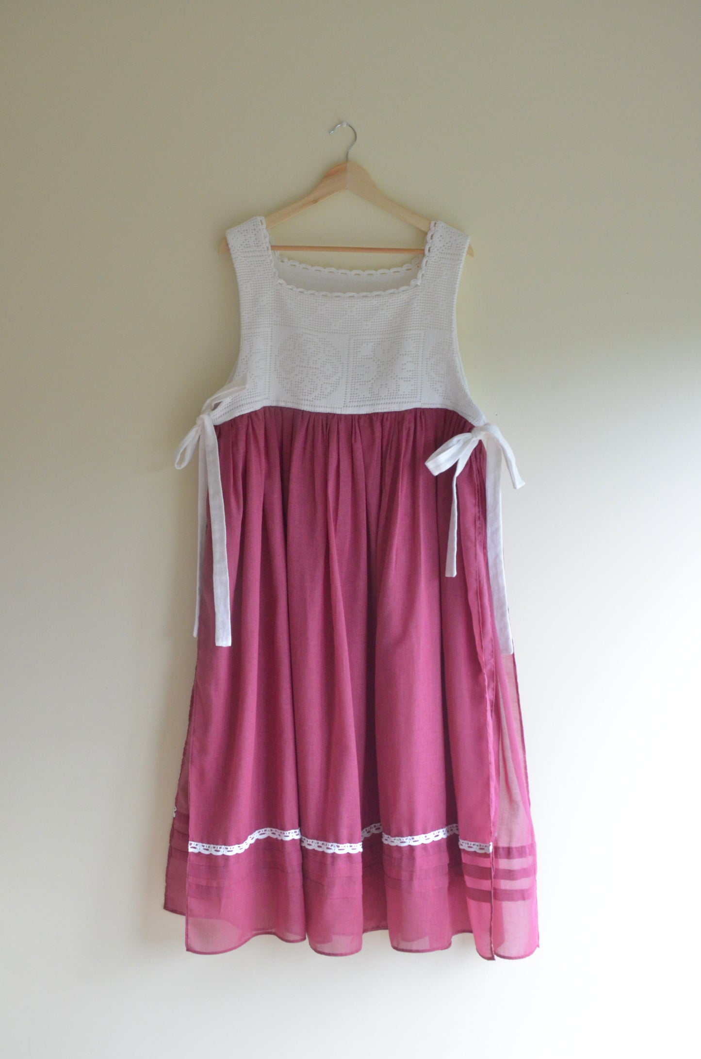 Wine-red Dress with Lace