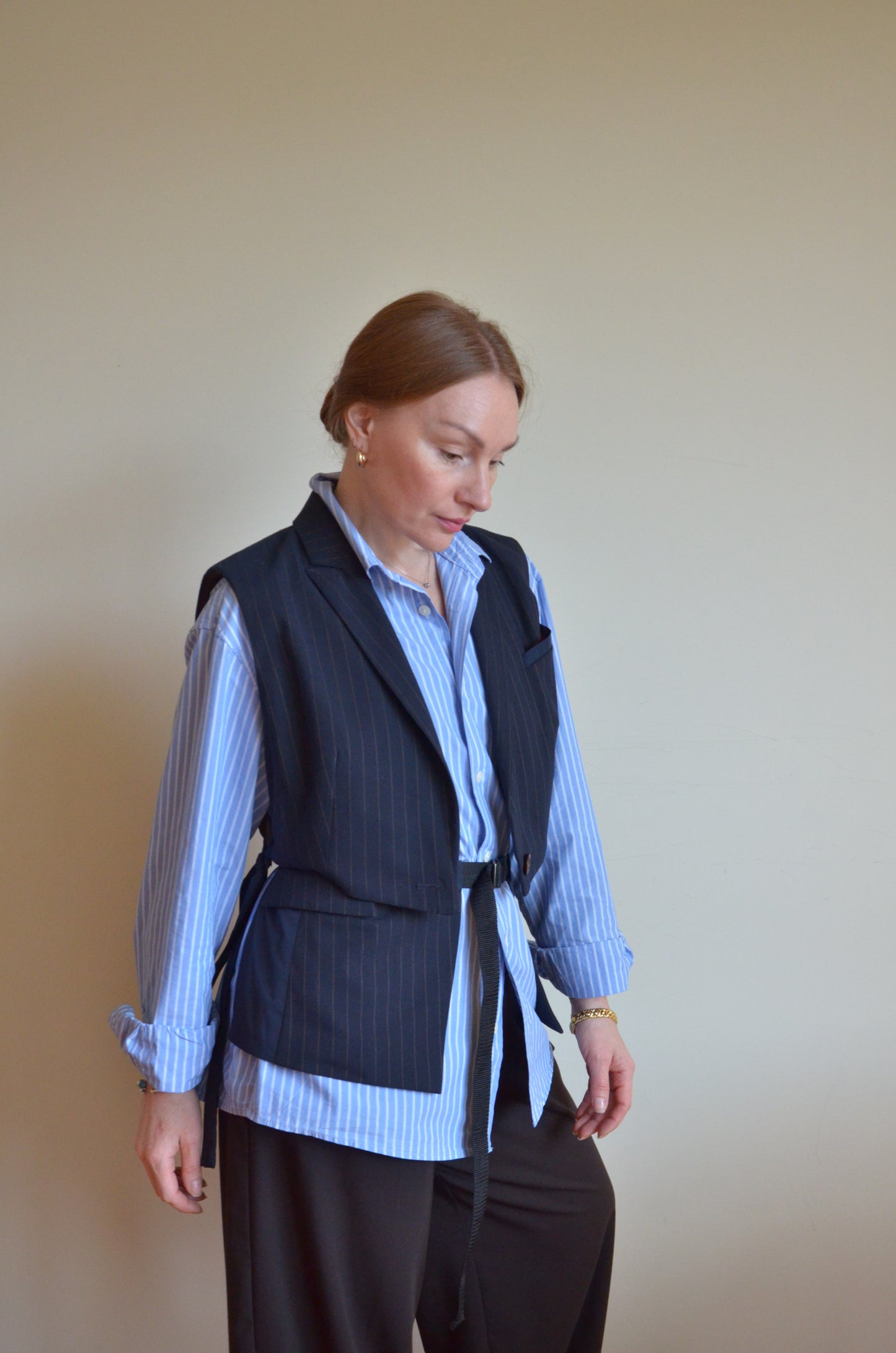 Vest with ties + pockets