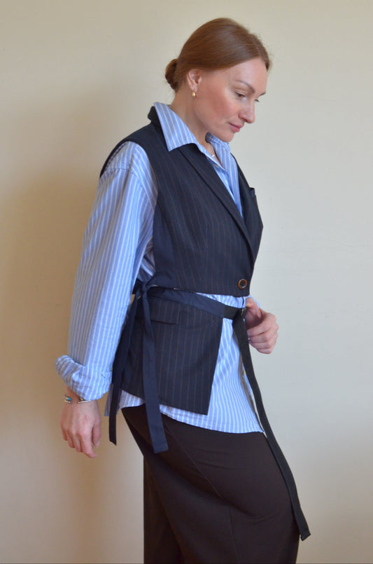 Vest with ties + pockets