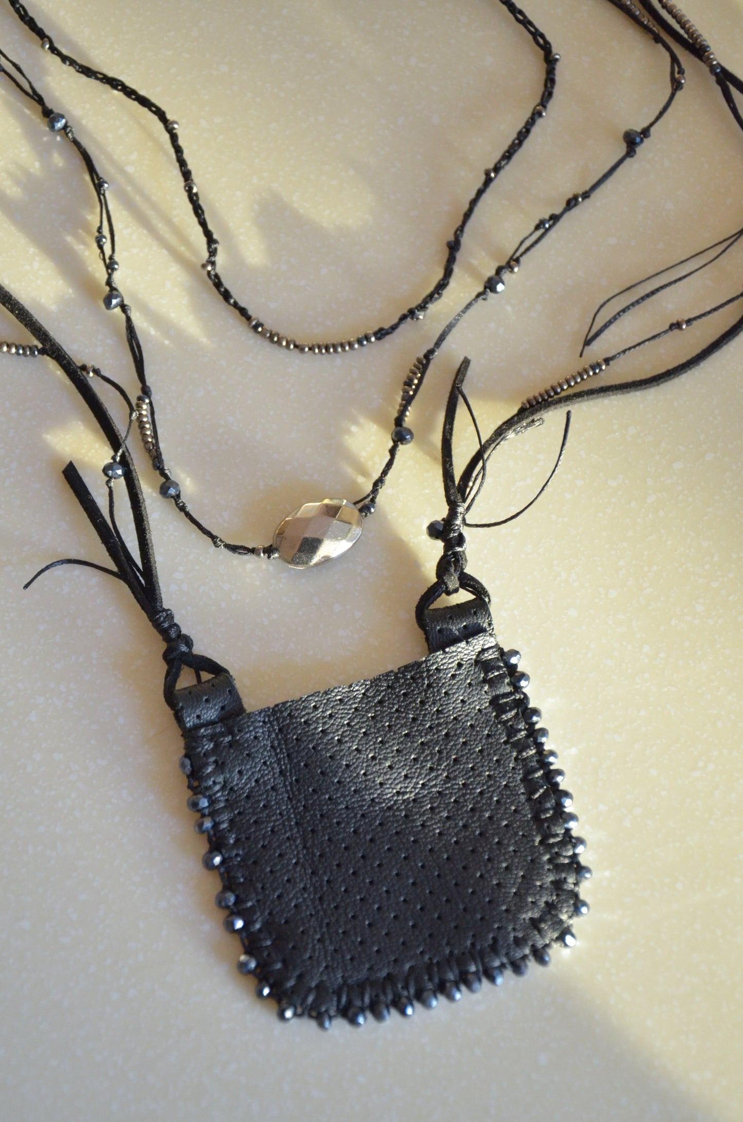 Bag Pendant Necklace (Black)