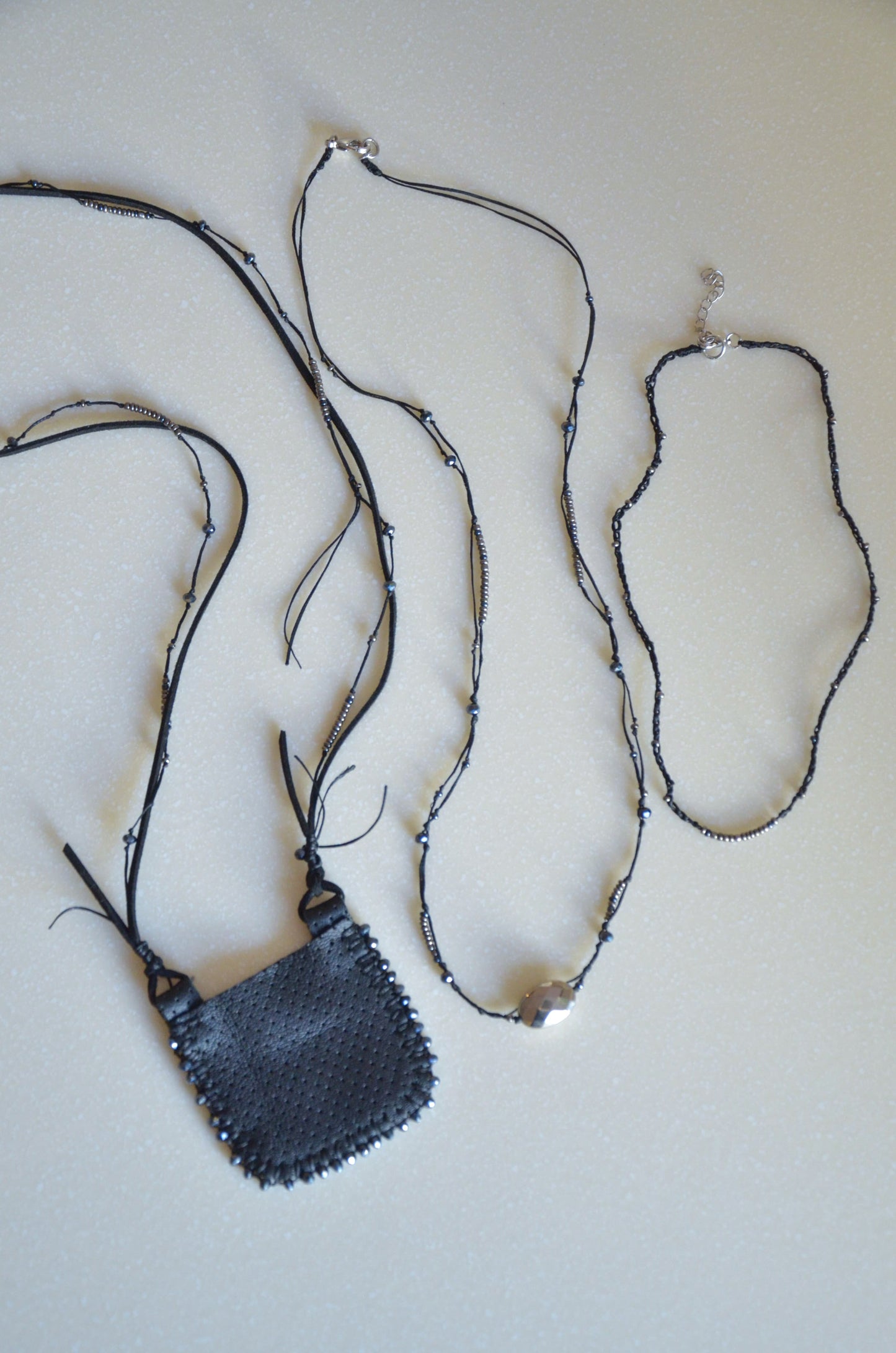 Bag Pendant Necklace (Black)